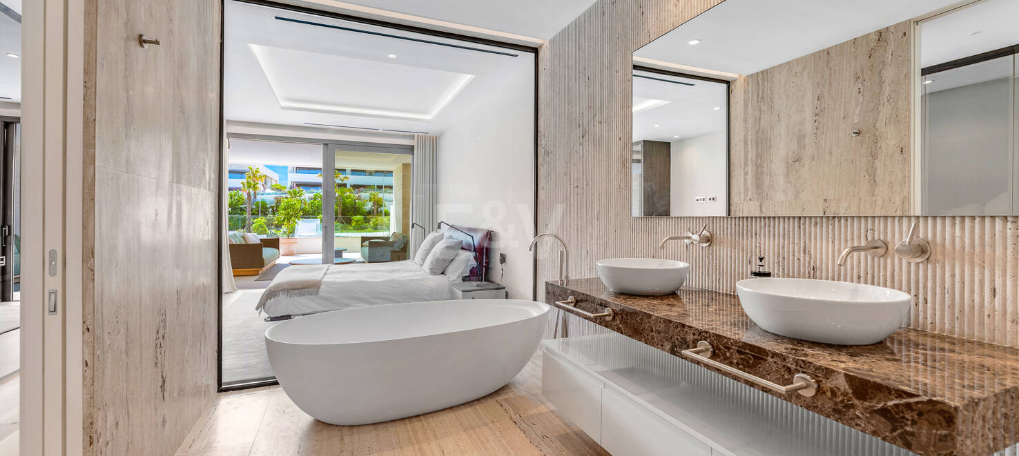 Spectacular penthouse in Epic by FENDI CASA with private pool in prime location on the Golden Mile