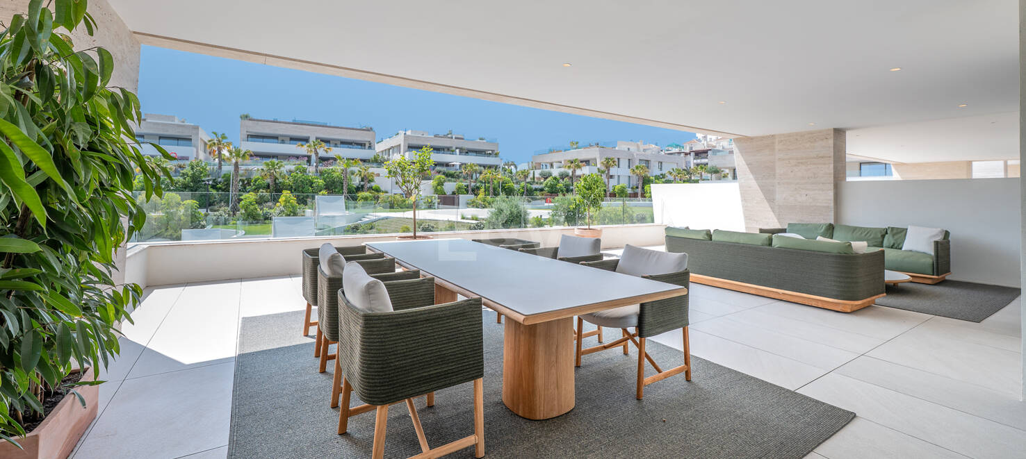 Spectacular penthouse in Epic by FENDI CASA with private pool in prime location on the Golden Mile