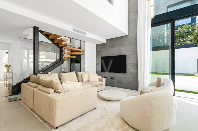 Exklusiv villa med premiumfunktioner och privat Rooftop Pool i Rio Real