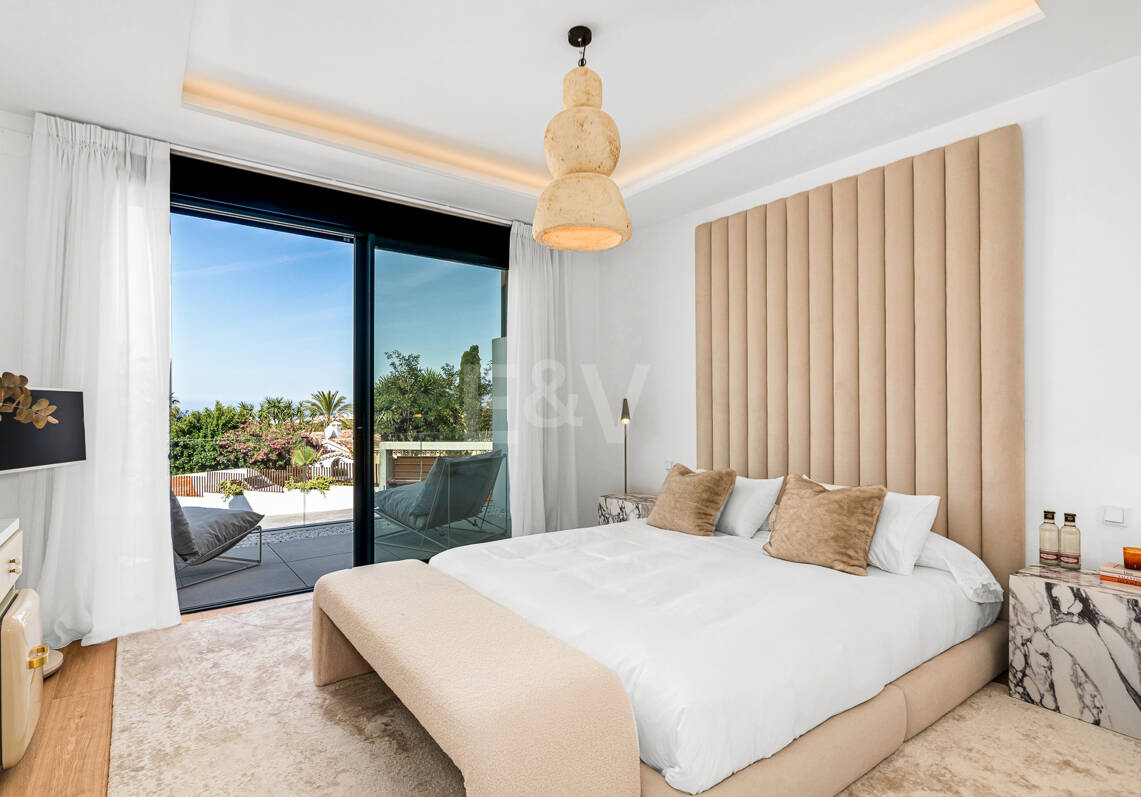 Exklusive Villa mit Premium-Ausstattung und privatem Pool auf dem Dach in Rio Real