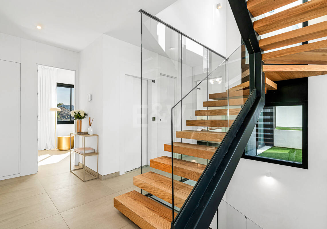 Exklusive Villa mit Premium-Ausstattung und privatem Pool auf dem Dach in Rio Real