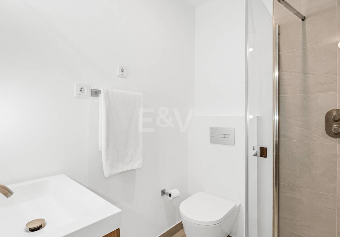 Exklusive Villa mit Premium-Ausstattung und privatem Pool auf dem Dach in Rio Real