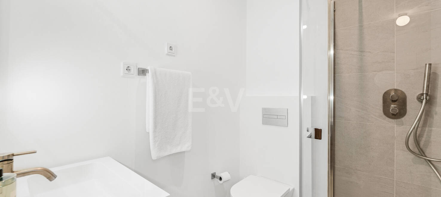 Exclusive Villa with Premium Features and Private Rooftop Pool in Rio Real