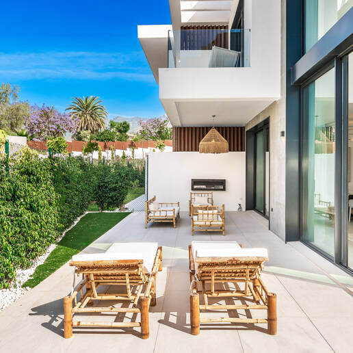 Exclusive Villa with Premium Features and Private Rooftop Pool in Rio Real