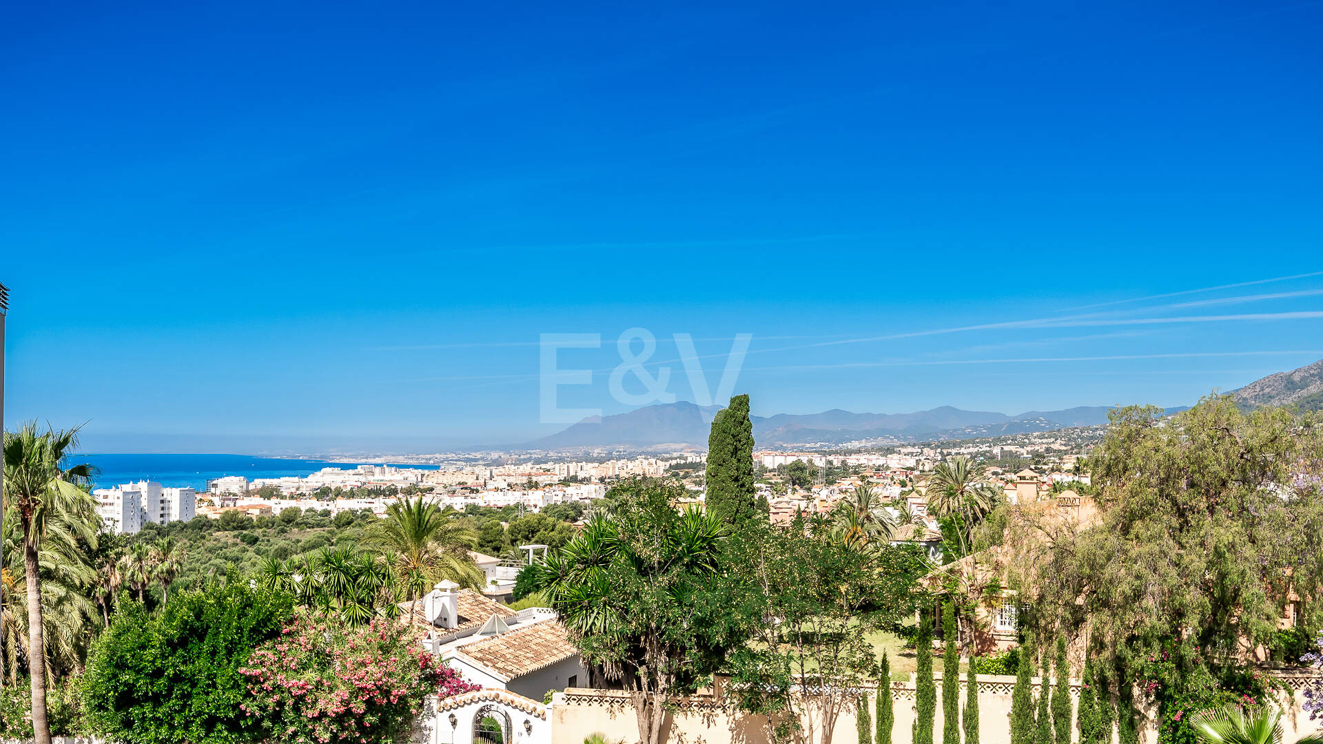 Exklusiv villa med premiumfunktioner och privat Rooftop Pool i Rio Real