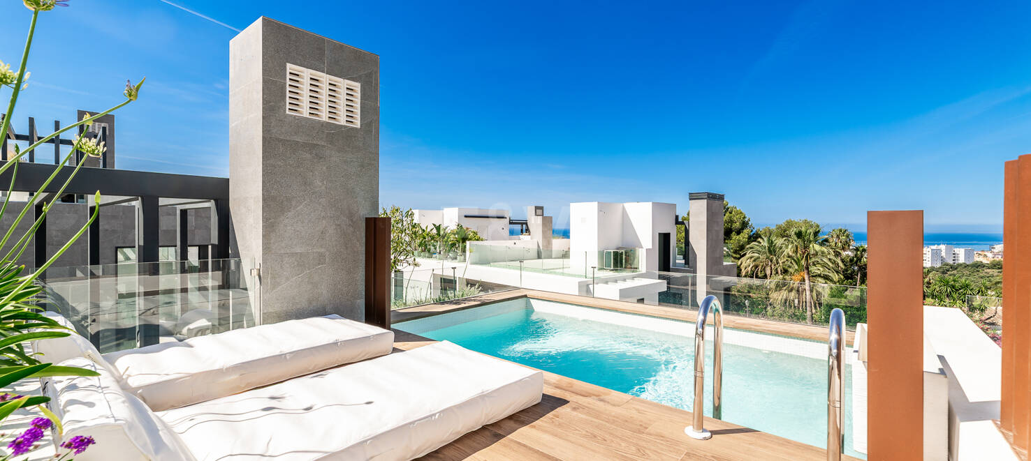 Exclusive Villa with Premium Features and Private Rooftop Pool in Rio Real