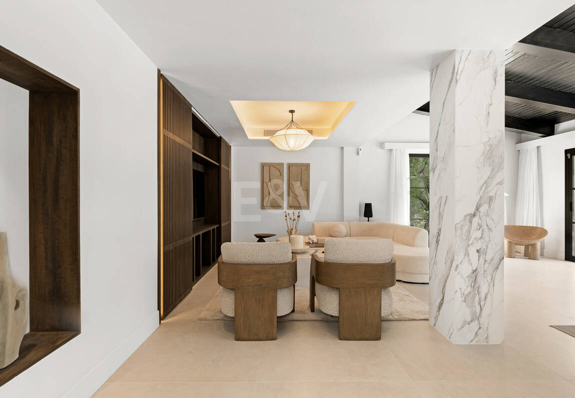 Fin lyx Villa med integritet, pool och smarta hemfunktioner