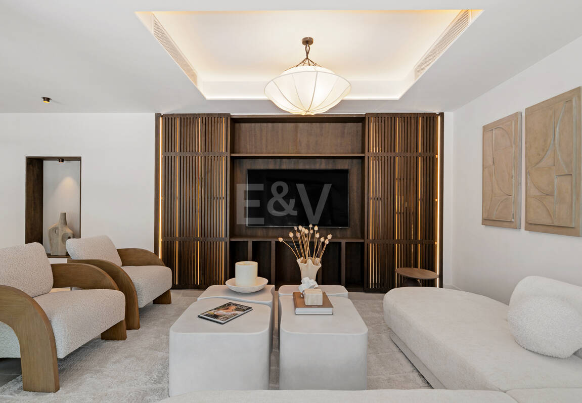 Fin lyx Villa med integritet, pool och smarta hemfunktioner