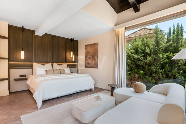 Fin lyx Villa med integritet, pool och smarta hemfunktioner