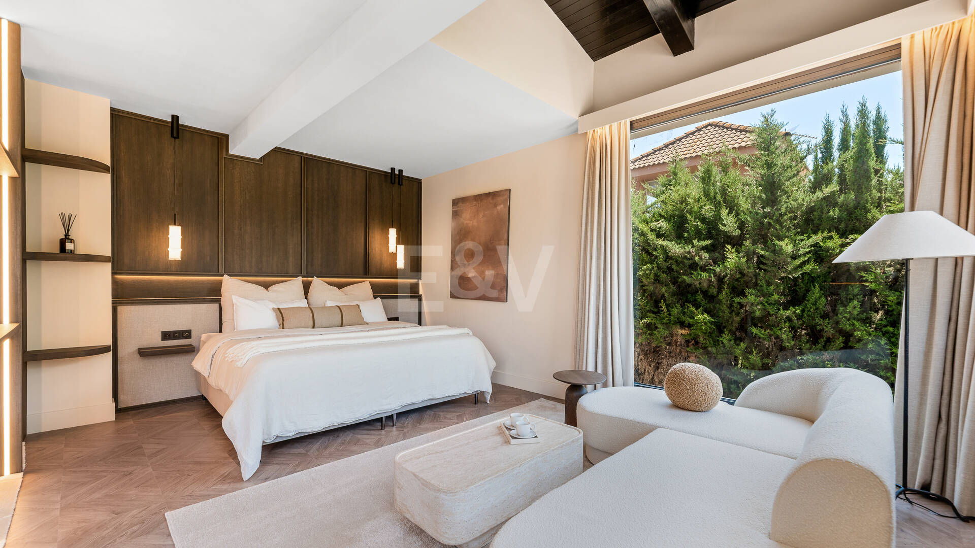 Luxusvilla mit Privatsphäre, Pool & Smart-Home-Ausstattung