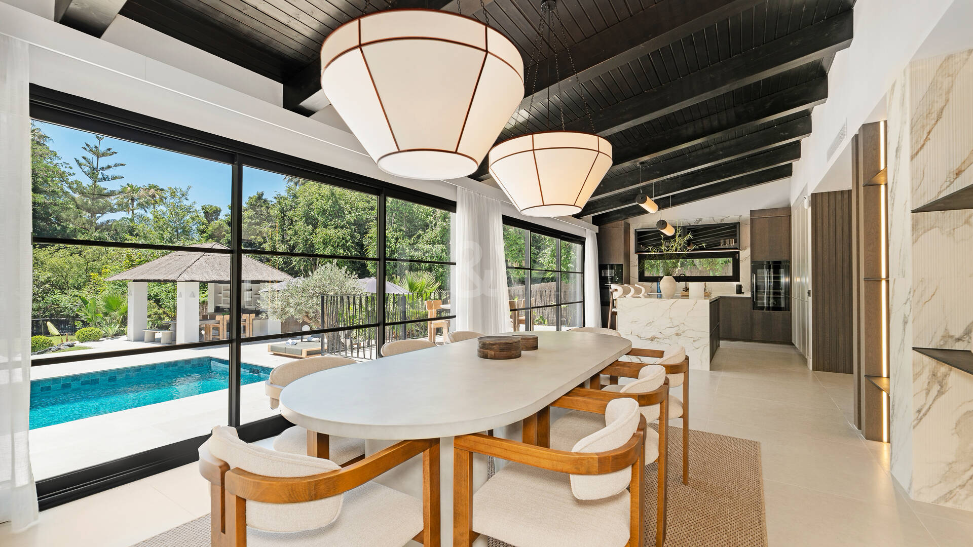 Luxusvilla mit Privatsphäre, Pool & Smart-Home-Ausstattung