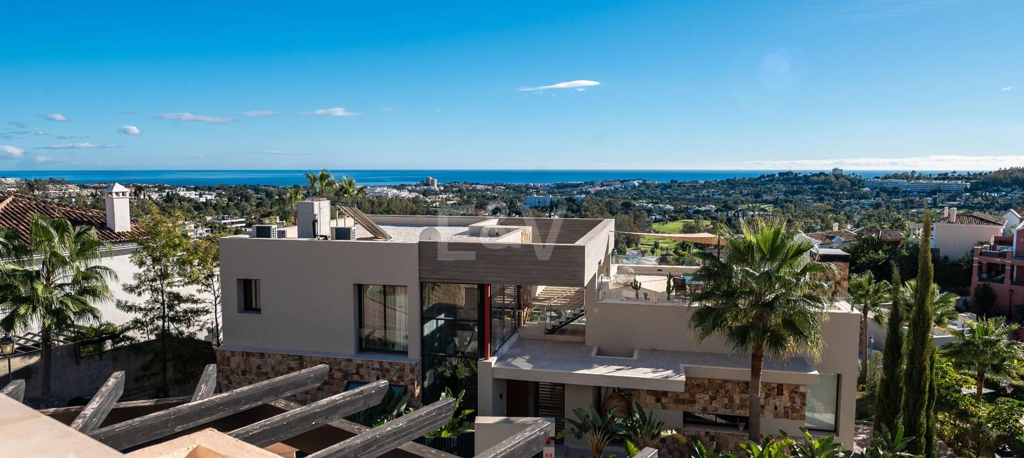 Excelente y espacioso apartamento de esquina con impresionantes vistas al mar en comunidad cerrada