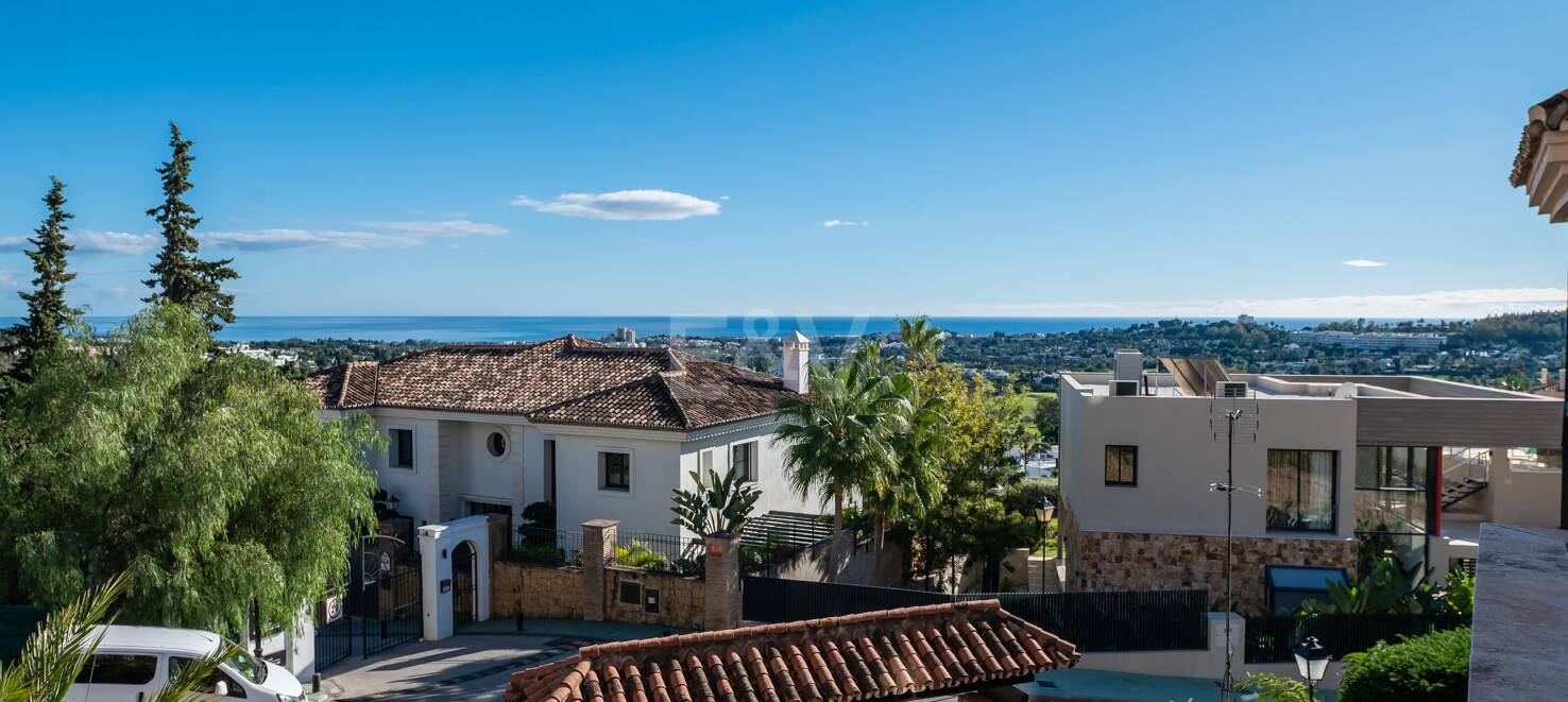 Excelente y espacioso apartamento de esquina con impresionantes vistas al mar en comunidad cerrada