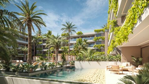 Ground Floor Home with Private Tropical style Oasis