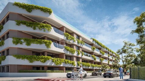 Elegant Apartment with Indoor and Outdoor Pools, Spa and Gym