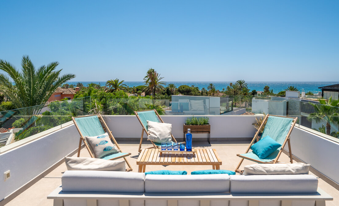 Villa moderne avec vue sur la mer à Marbesa