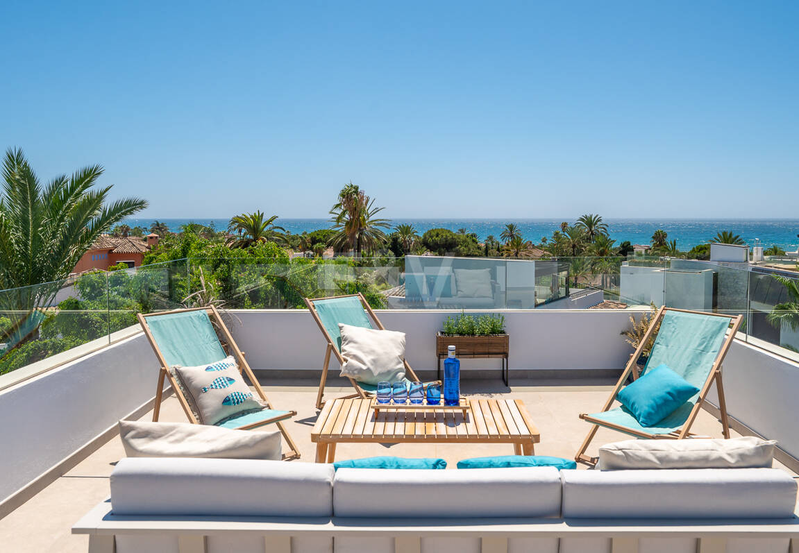 Schöne moderne Villa nur wenige Schritte vom Strand entfernt mit fantastischem Meerblick