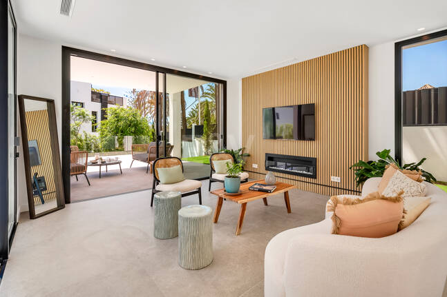 Schöne moderne Villa nur wenige Schritte vom Strand entfernt mit fantastischem Meerblick