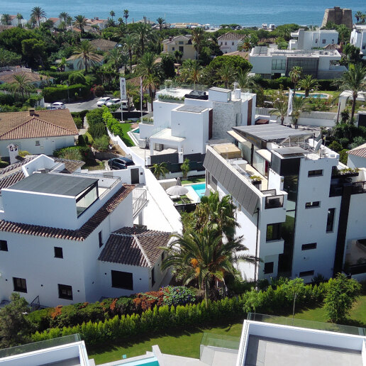 Modern villa with open sea views in Marbesa: