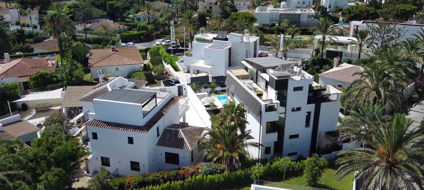 Modern villa with open sea views in Marbesa: