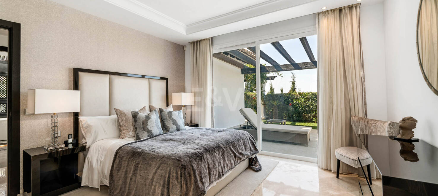 Elegant andalusisk villa med panoramautsikt och lugn integritet