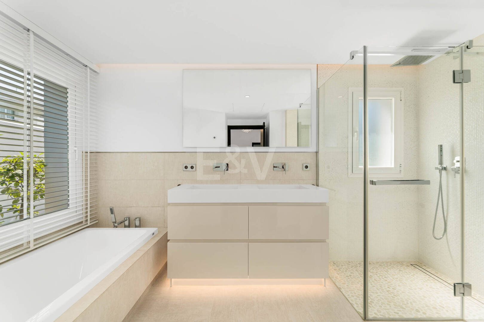 Elegancka willa Andaluzjańska z panoramicznymi widokami i spokojną prywatnością