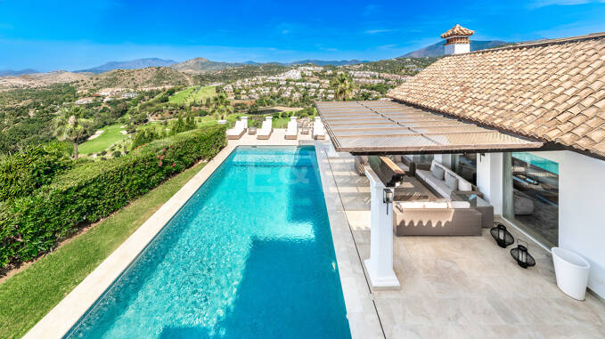 Villa andalouse élégante avec vues panoramiques et vie privée Tranquil