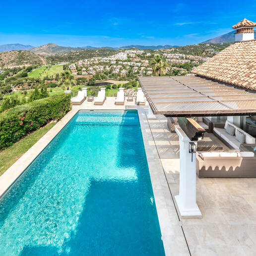 Elegancka willa Andaluzjańska z panoramicznymi widokami i spokojną prywatnością