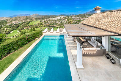 Elegancka willa Andaluzjańska z panoramicznymi widokami i spokojną prywatnością