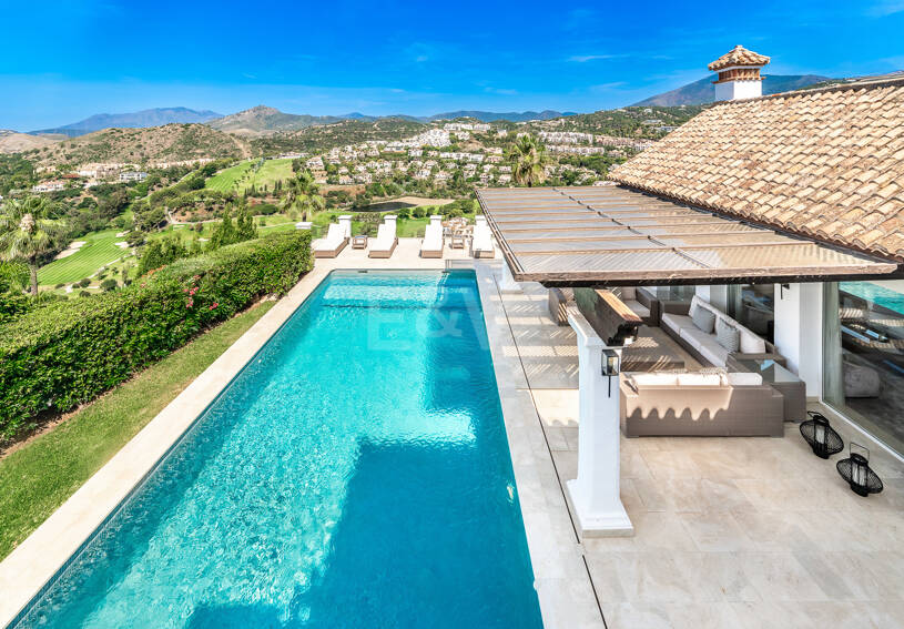 Elegant Andalusian Villa with Panoramic Golf Views and Tranquil Privacy in La Quinta