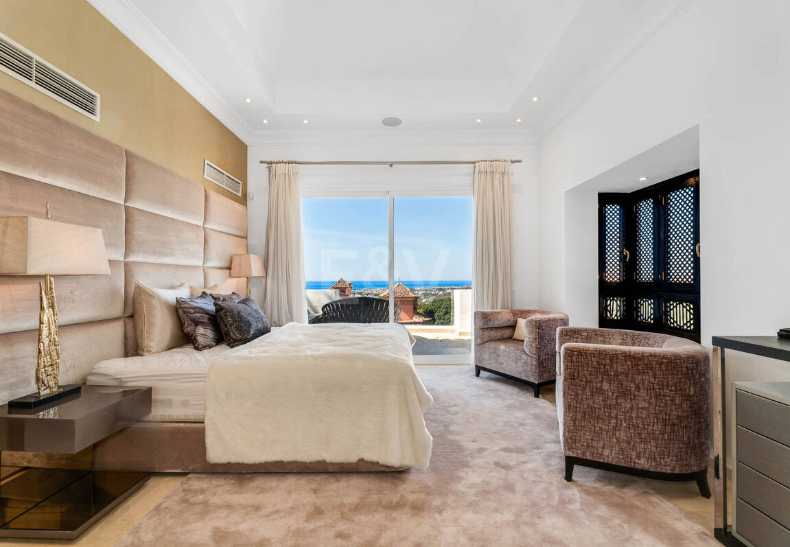 Elegancka willa Andaluzjańska z panoramicznymi widokami i spokojną prywatnością