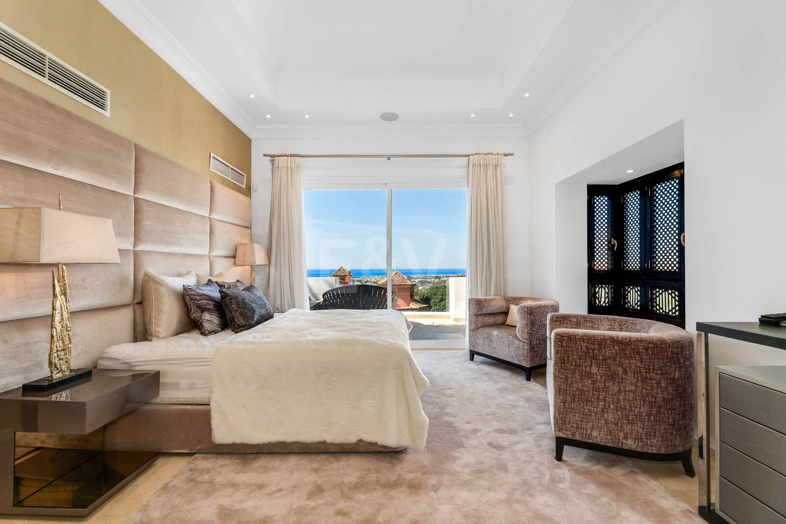 Elegancka willa Andaluzjańska z panoramicznymi widokami i spokojną prywatnością