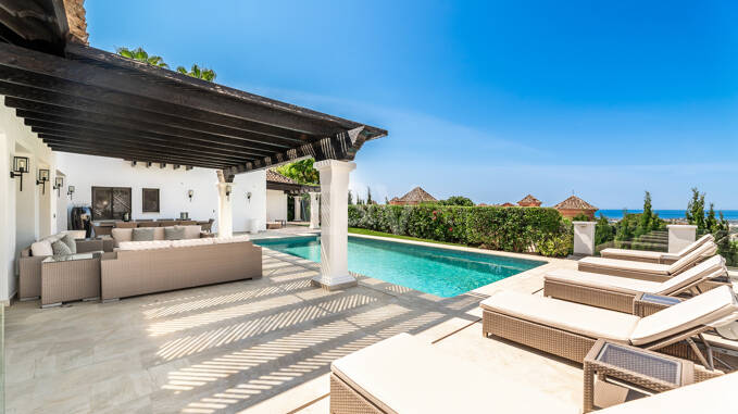 Villa andalouse élégante avec vues panoramiques et vie privée Tranquil