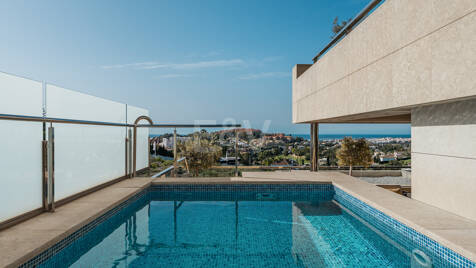 Lyx Duplex Penthouse i Nueva Andalucia med privat pool och panorama Utsikt