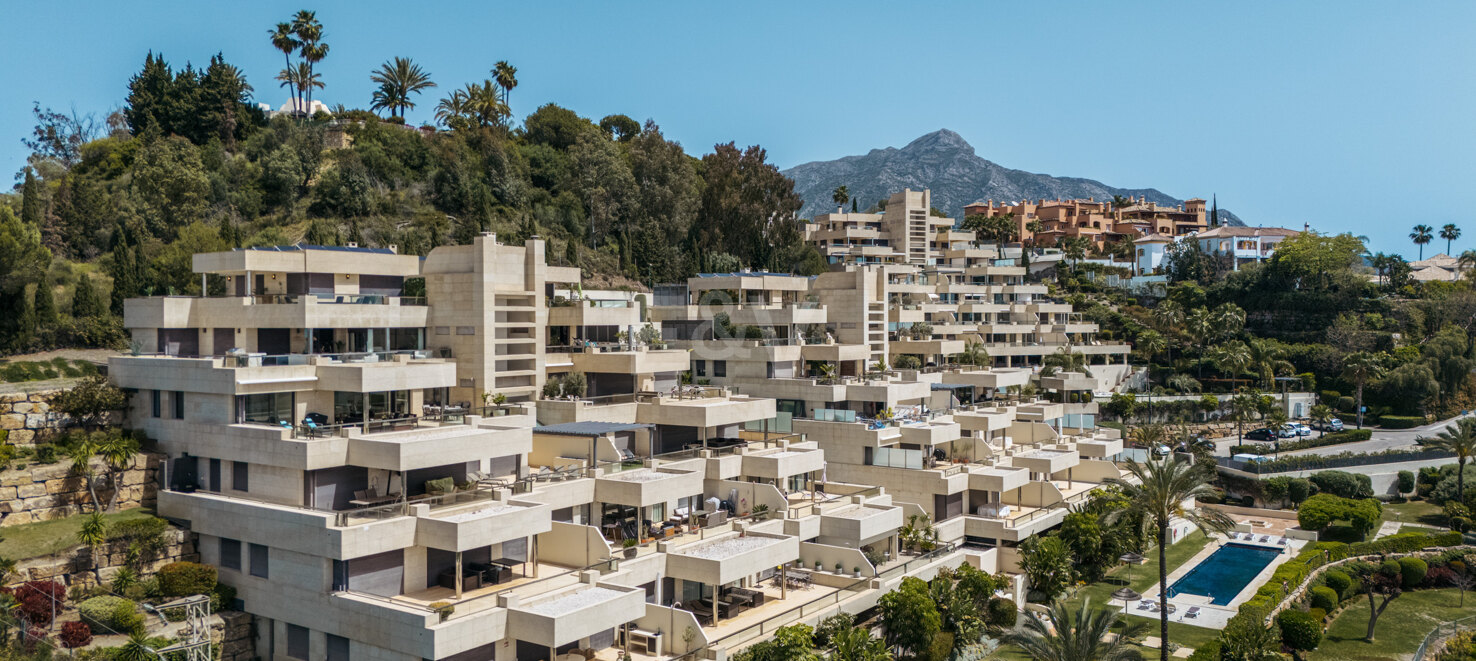 Lyx Duplex Penthouse i Nueva Andalucia med privat pool och panorama Utsikt