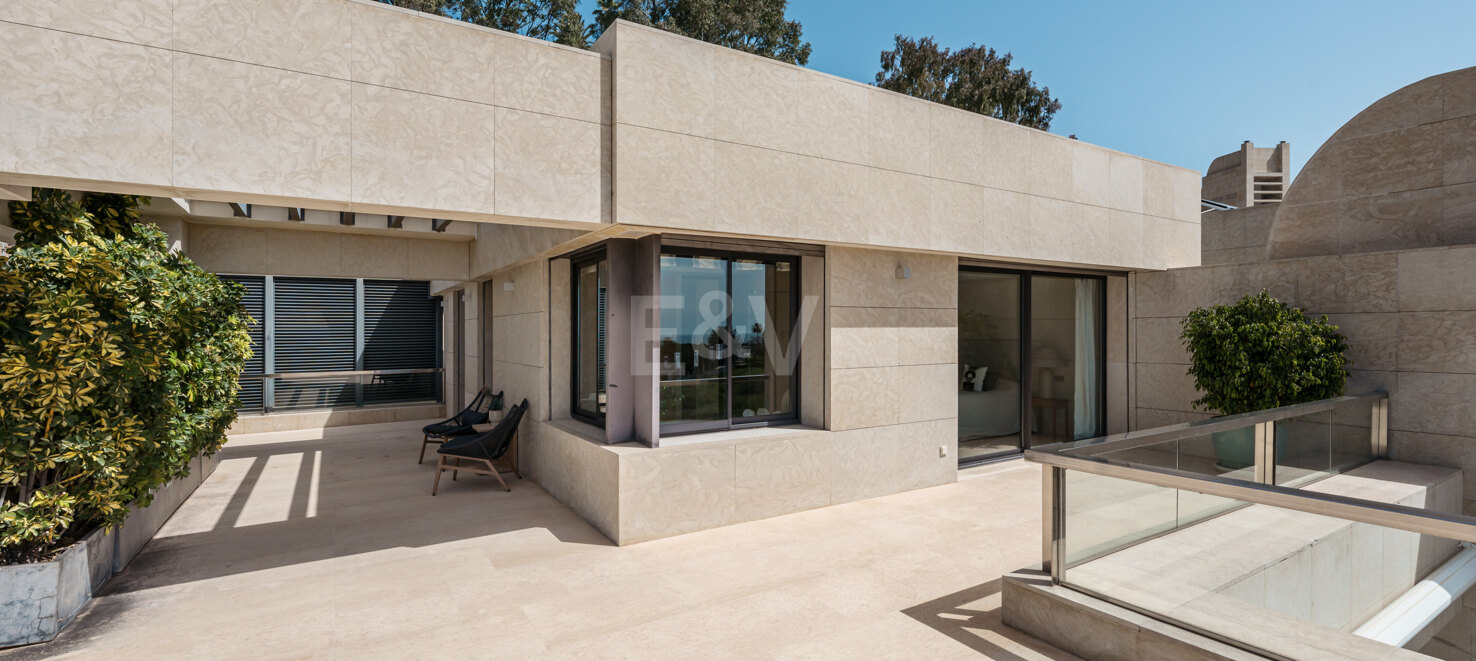 Lyx Duplex Penthouse i Nueva Andalucia med privat pool och panorama Utsikt