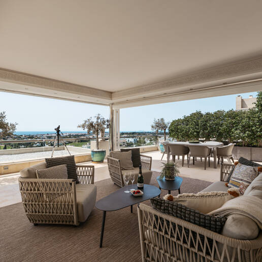 Penthouse Duplex de luxe à Nueva Andalucia avec piscine privée et panoramique Vues