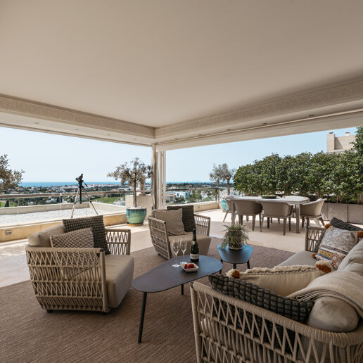 Lyx Duplex Penthouse i Nueva Andalucia med privat pool och panorama Utsikt