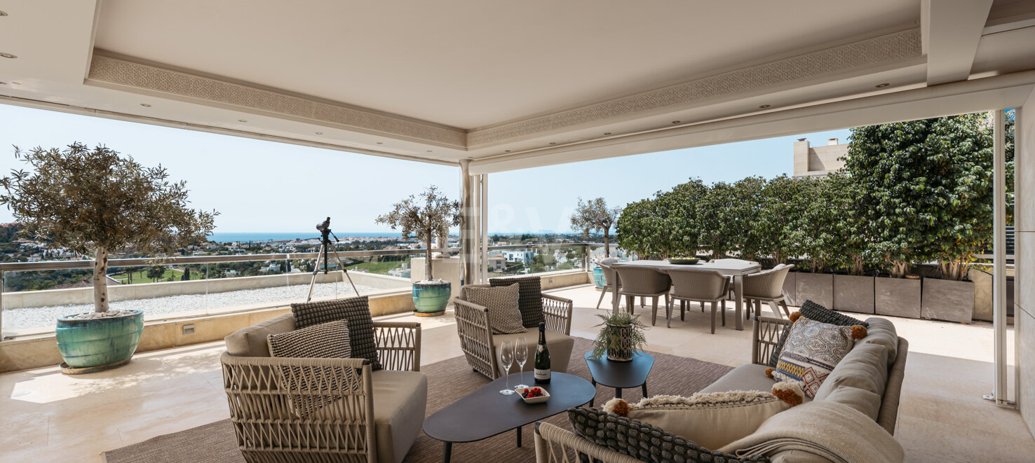 Lyx Duplex Penthouse i Nueva Andalucia med privat pool och panorama Utsikt