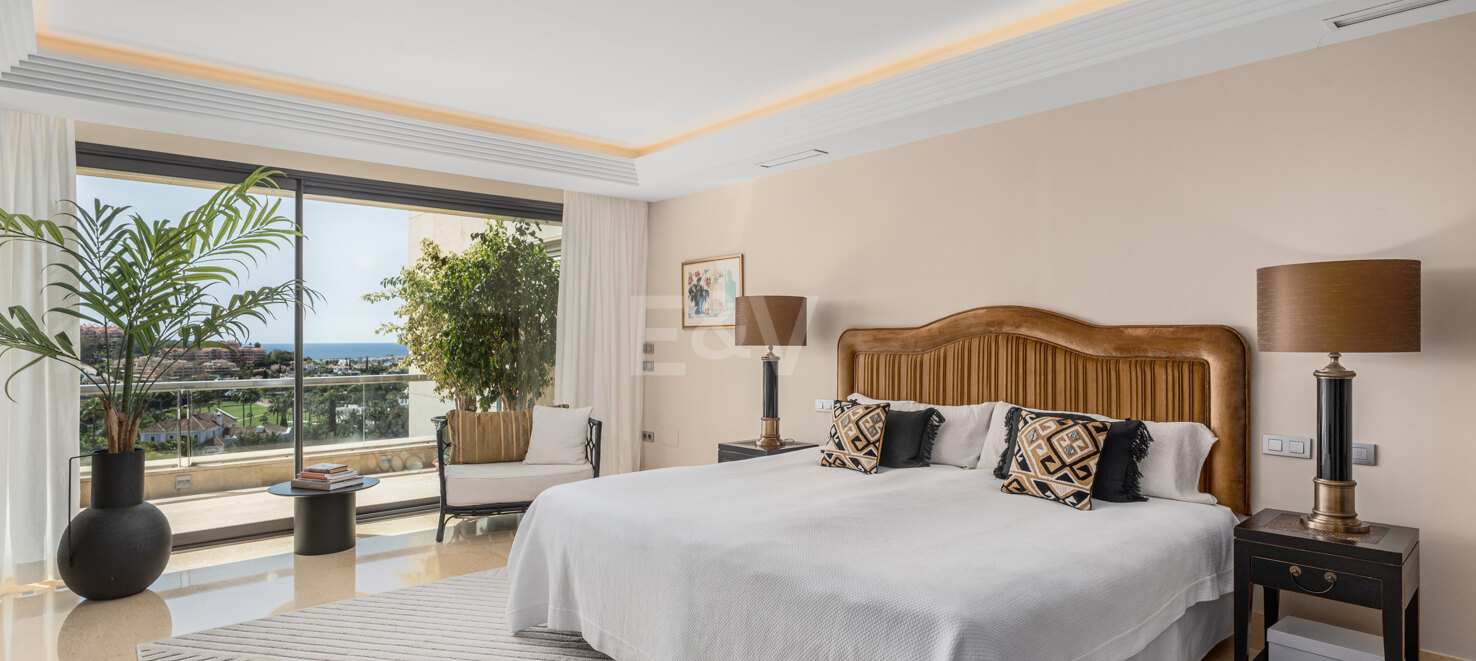 Lyx Duplex Penthouse i Nueva Andalucia med privat pool och panorama Utsikt