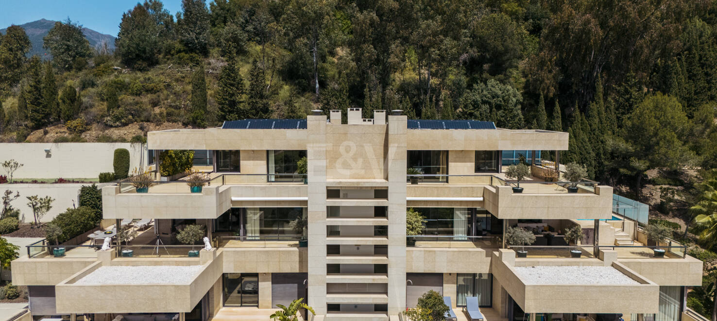 Penthouse Duplex de luxe à Nueva Andalucia avec piscine privée et panoramique Vues