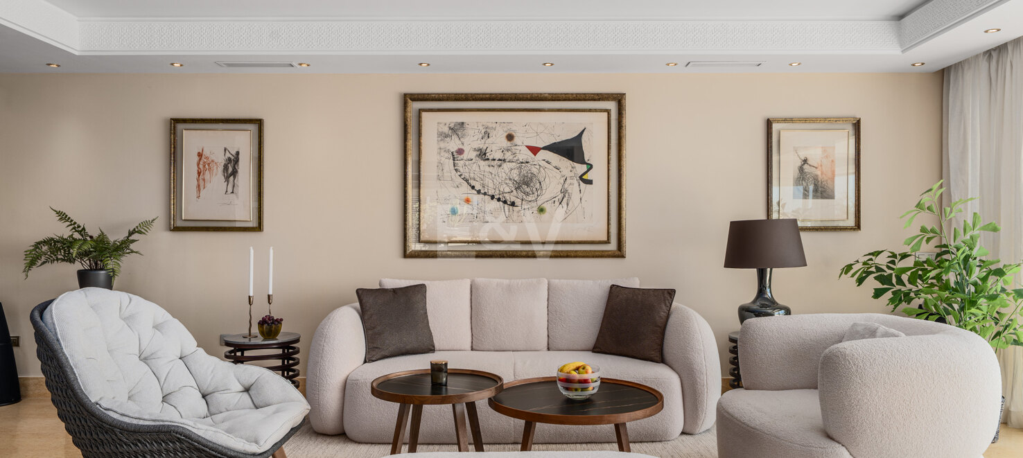Lyx Duplex Penthouse i Nueva Andalucia med privat pool och panorama Utsikt