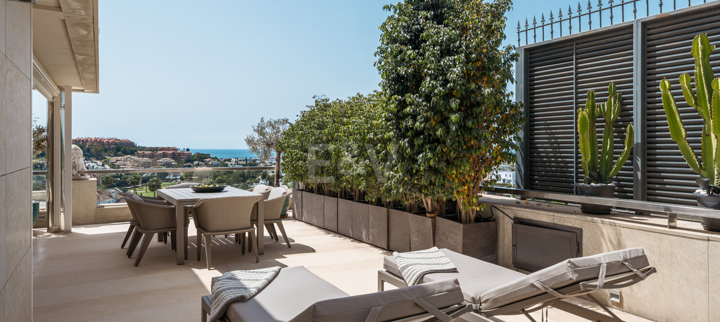 Lyx Duplex Penthouse i Nueva Andalucia med privat pool och panorama Utsikt