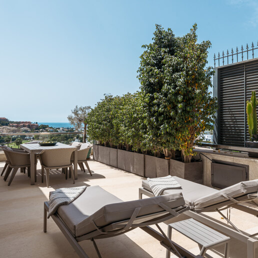 Lyx Duplex Penthouse i Nueva Andalucia med privat pool och panorama Utsikt