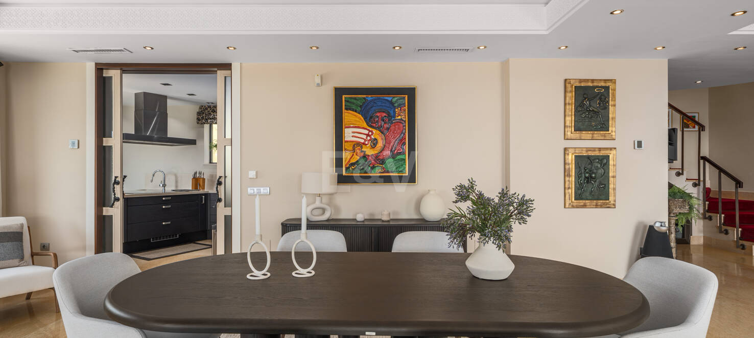 Penthouse Duplex de luxe à Nueva Andalucia avec piscine privée et panoramique Vues