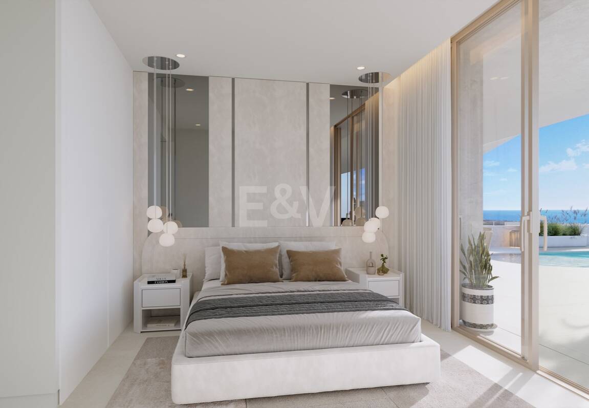 Panoramische Penthouse-Wohnung mit privatem Pool und Meerblick