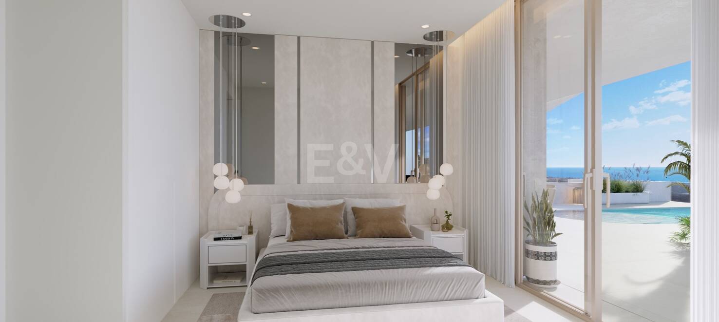 Panoramische Penthouse-Wohnung mit privatem Pool und Meerblick