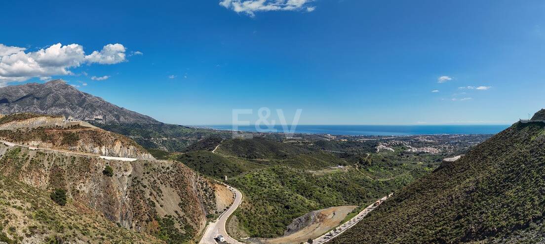 Luxury Garden Apartment with Panoramic Sea Views