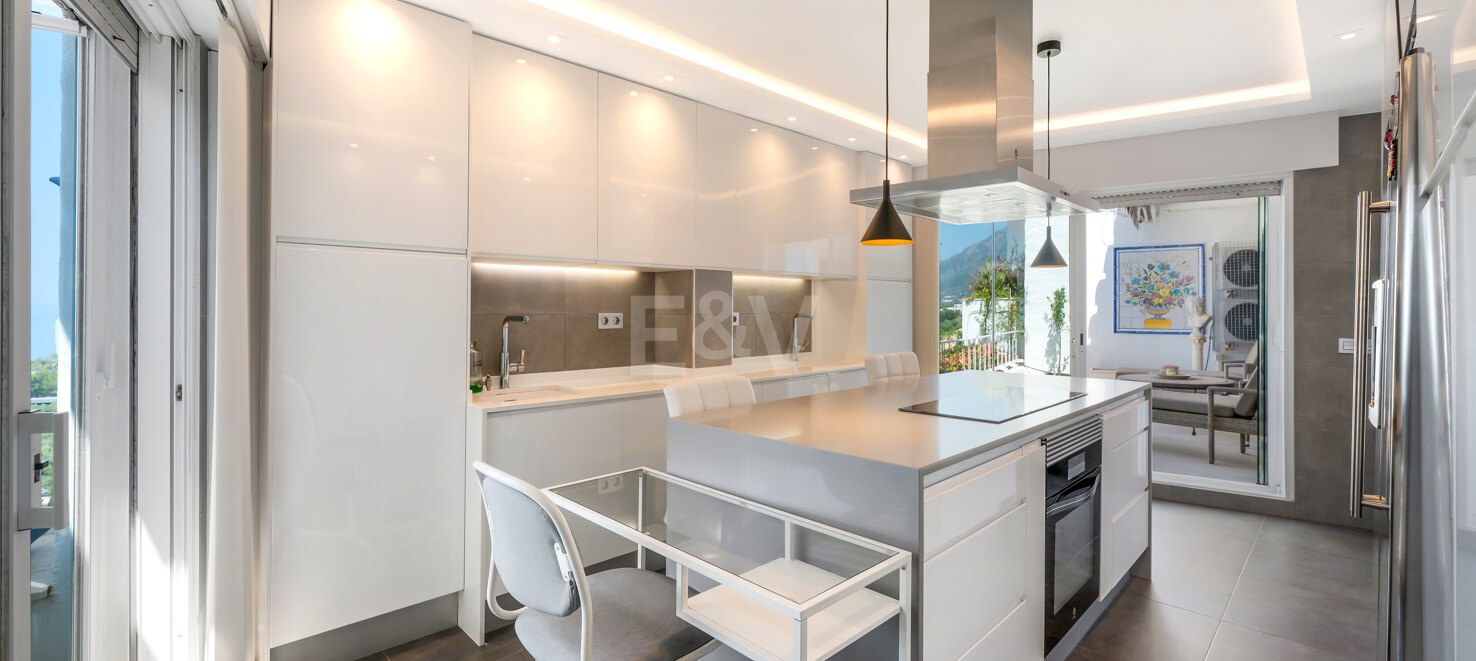 Zwei-in-Eins-Penthouse mit Meerblick in bester Río Real-Lage