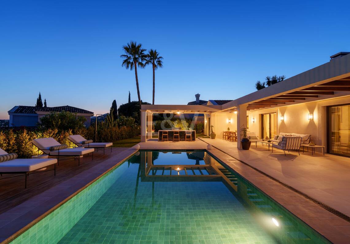 Exceptional One-Level Villa in a gated community in Nueva Andalucía